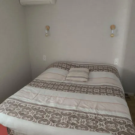 Ravissant D'une Avec Veranda Donnant Sur Le Jardin
