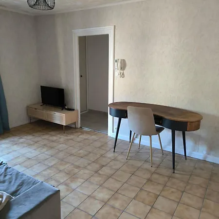 Ravissant D'une Avec Veranda Donnant Sur Le Jardin Apartment Pia