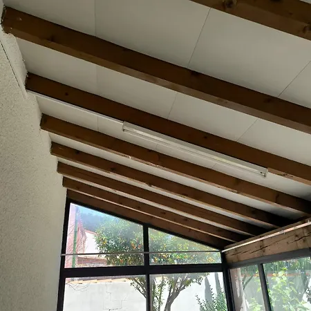Ravissant D'une Avec Veranda Donnant Sur Le Jardin * Pia
