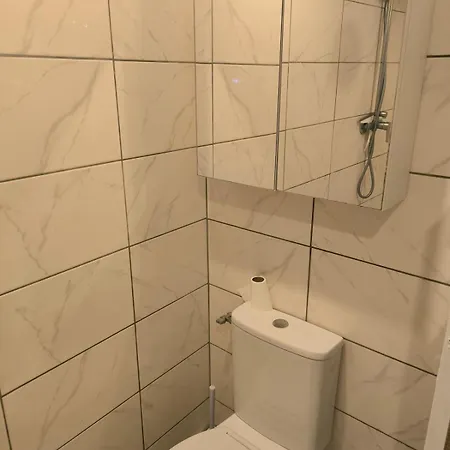 Apartment Ravissant D'une Avec Veranda Donnant Sur Le Jardin *